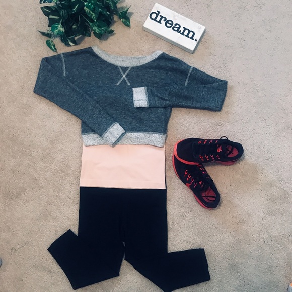 Gray Cropped Sweatshirt - Picture 4 of 7